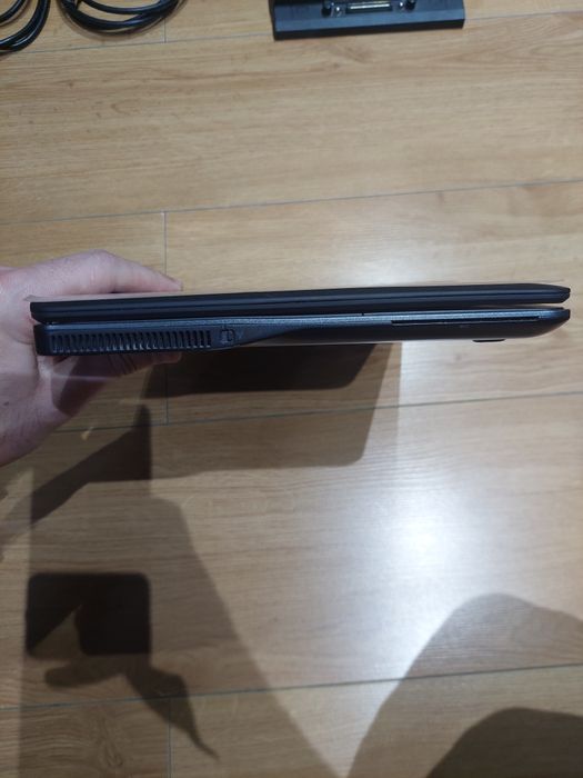 Dell e7240 i7 dodykowy, monitor Dell 24, stacja dokująca, 2x zasilacz