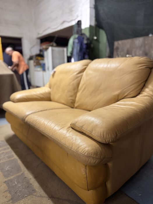 Sofa em Pele 185€