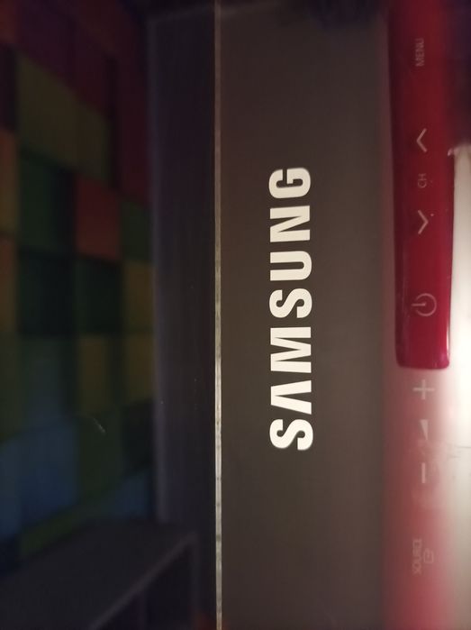 Telewizor  37 całi uszkodzony