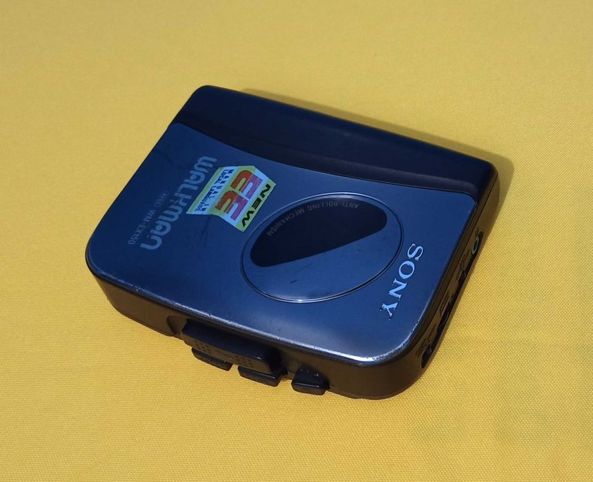 Кассетный плеер Sony Walkman WM-EX150 с наушниками