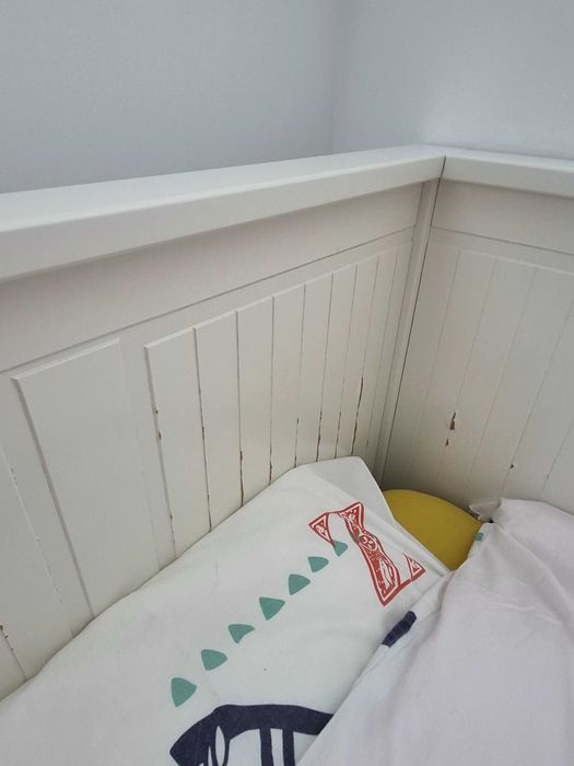 Cama com arrumação