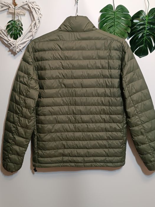 Брендова куртка  Esprit.  Р 48 . Пух-перо