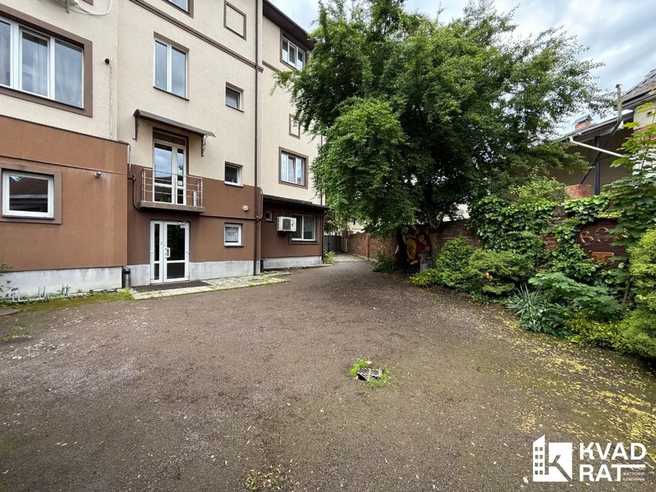 Продаж готелю по вулиці Залізнична