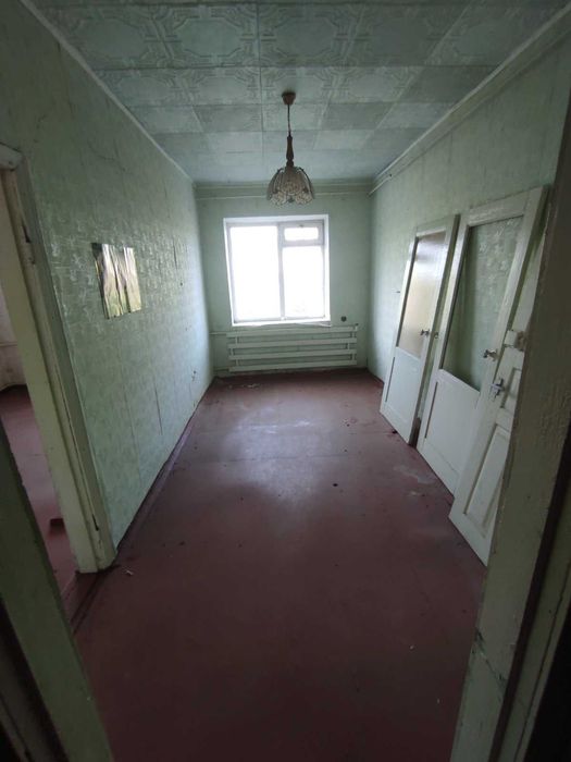 Продам квартиру під ремонт