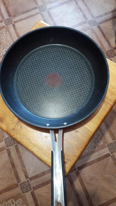 Сковорідка Tefal масивна 1,3 кг, діаметр 30 см,сковорідка антипригарна