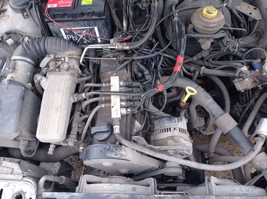 Audi 80 b4 silnik 1.6 ADA