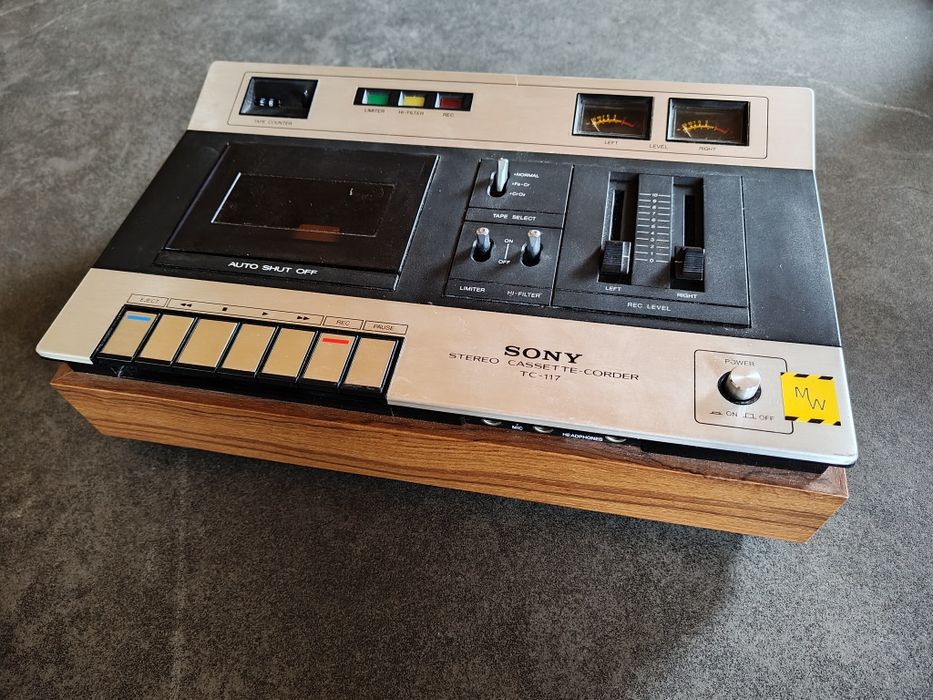 Magnetofon kasetowy Sony TC-117 stan bardzo dobry
Stereo Cassette Deck