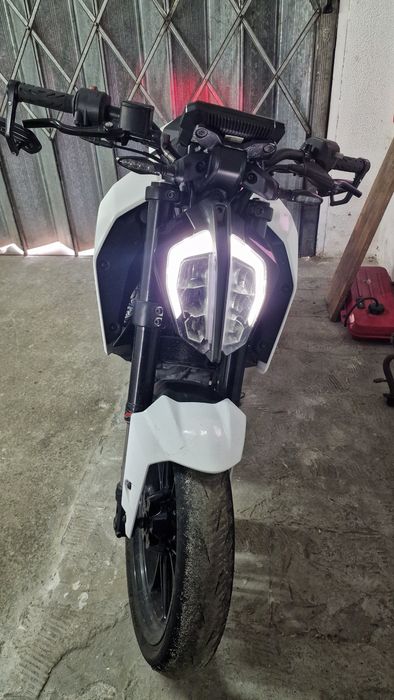 KTM Duke 125 Ano 2022