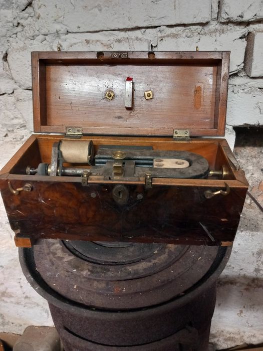 Maszyna magnetoelektryczna medycyna XIX wiek