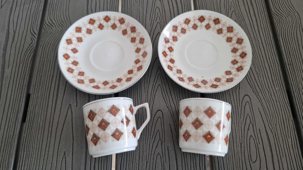 Conjunto 2 chávenas e 2 pires vintage
