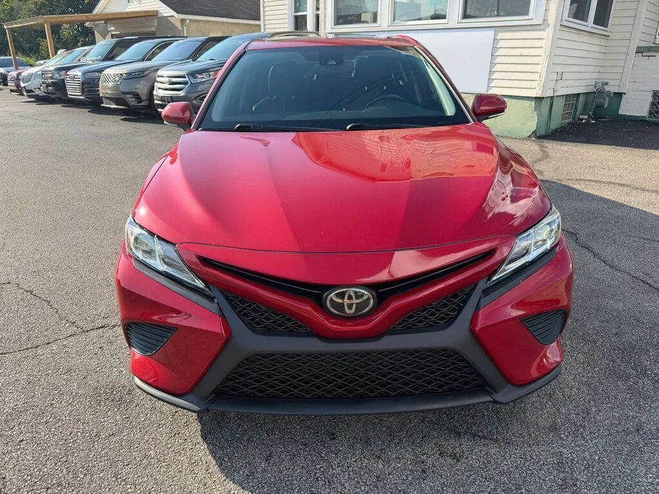 Toyota Camry      2020
