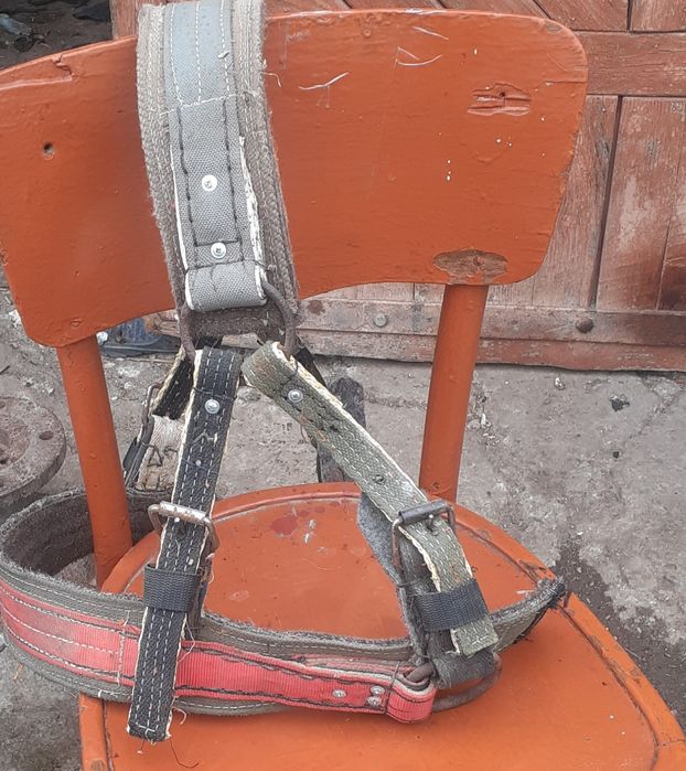 Збруя для коней , наявності є вуздечки , шлия.и