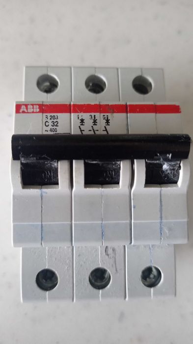 Автоматический выключатель 3-фазный ABB SH203 32 Ам