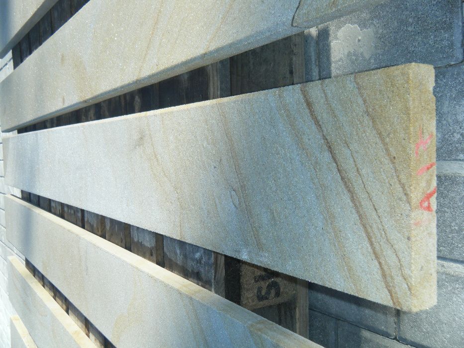 Kamienne parapety z piaskowca Długopole - wymiar, polerowane, trwałe