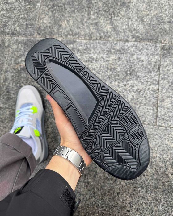 Кросівки Air Jordan Retro 4 Neon | нові | 41–46 |