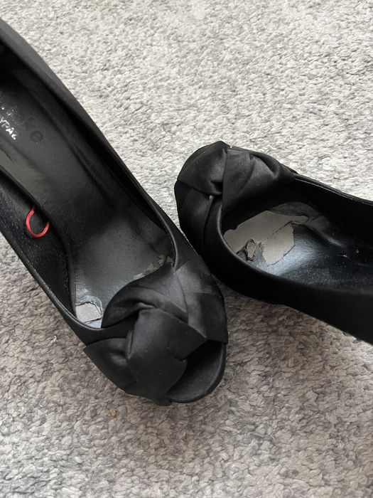 Sapatos preto cetim