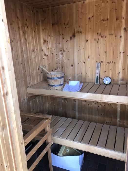 Sauna z piecem ekektrycznym i akcesoriami