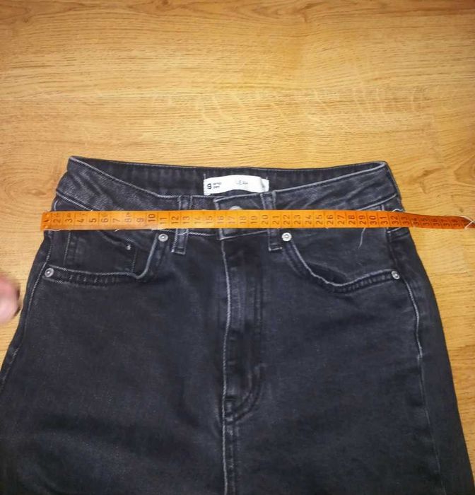 Jeansy Perfect w fasonie Leah Gina Tricot