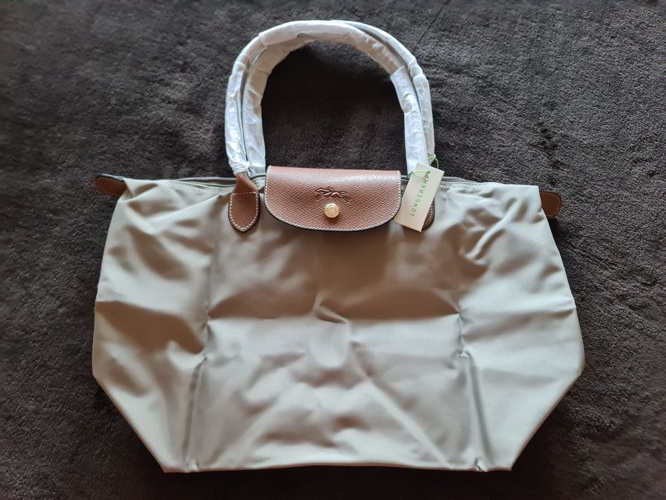 Mala Longchamp cinza, tamanho M.