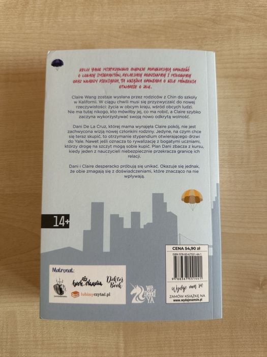 Spadochrony - Kelly Yang