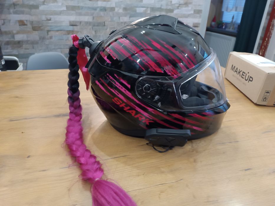 Kask damski Shark z zamontowanym interkom,jak nowy rozmiar  S