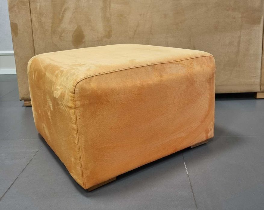 Pouf em tecido camurça