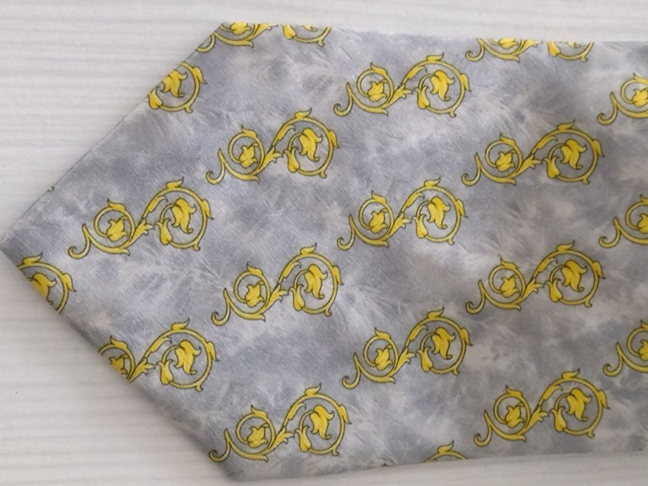 Męski krawat jedwabny marki GIANI VERSACE VINTAGE lata 90 z głową Medu