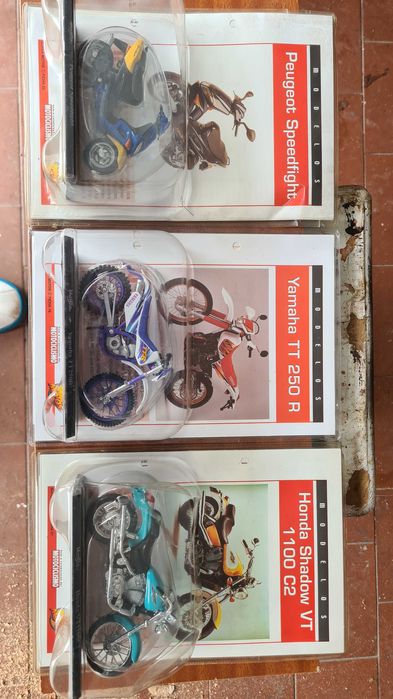 Coleção 22 miniaturas motos ainda seladas