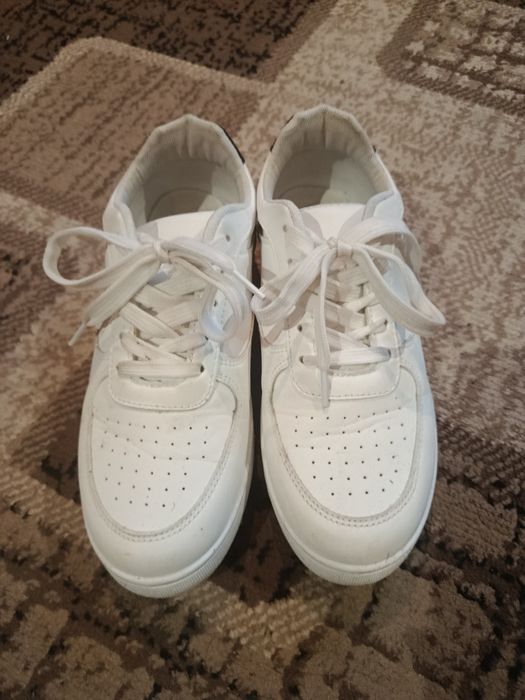 Кеди білі унісекс 38 р