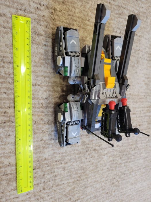 Лего. Військовий танк.