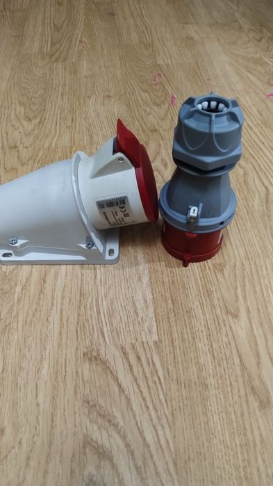 Силовая розетка 32А ip68.