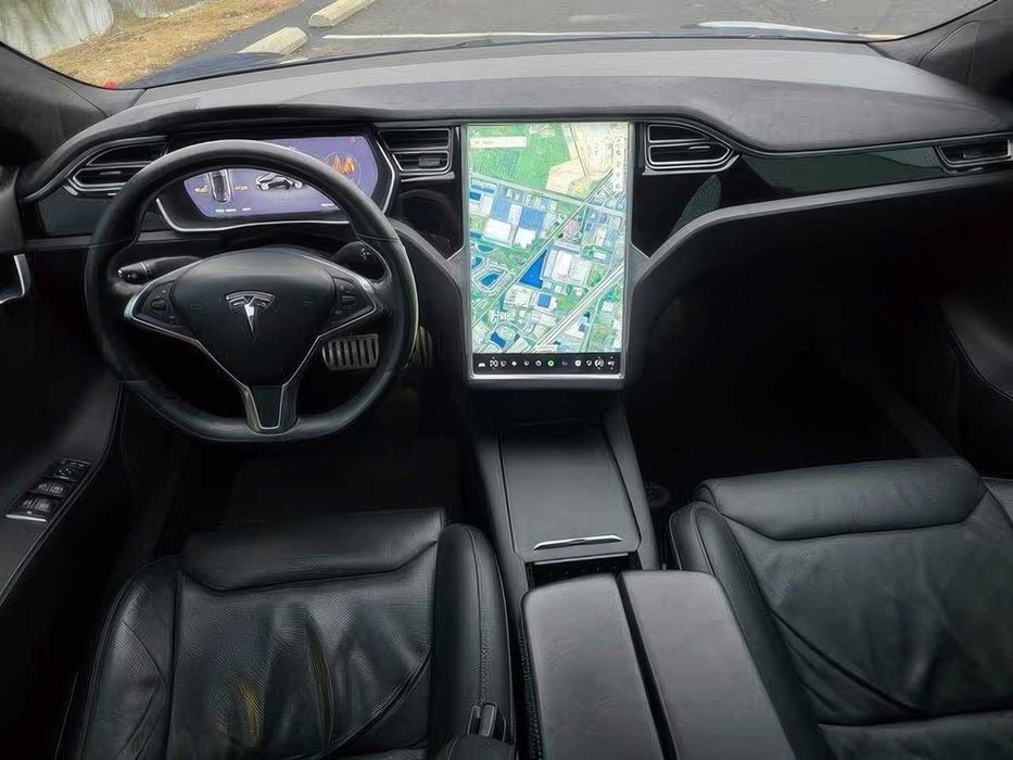 Tesla Model S P100D      2016