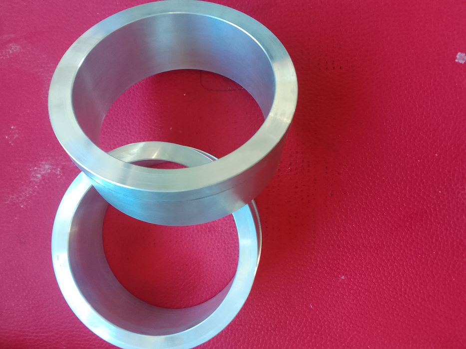 Токар,токарні роботи.