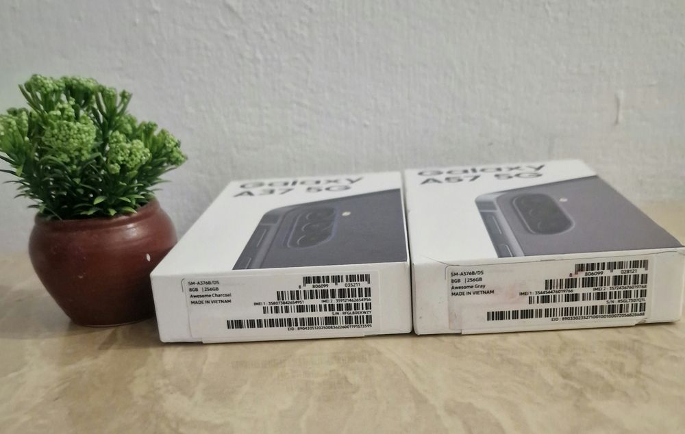 Samsung Galaxy A 37 5g 8/256gb Awesome Charcoal  Samsung Galaxy A 57 5g 8/256gb Awesome Gray