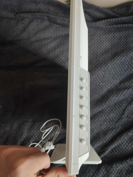 Telewizor TV LCD Sharp  24 cale, z pilotem.