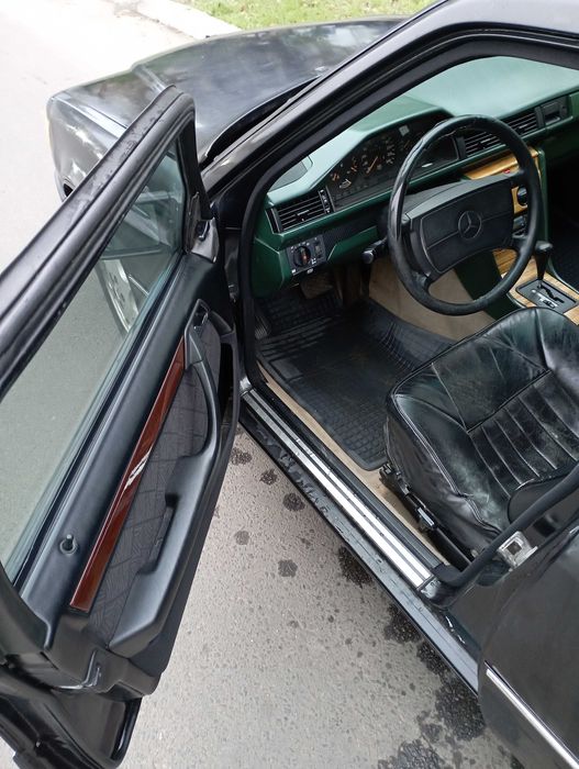 Продам Мерседес W124 E300 4 matic