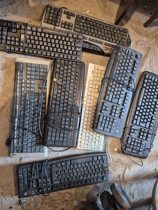 Клавиатуры 8 шт. .