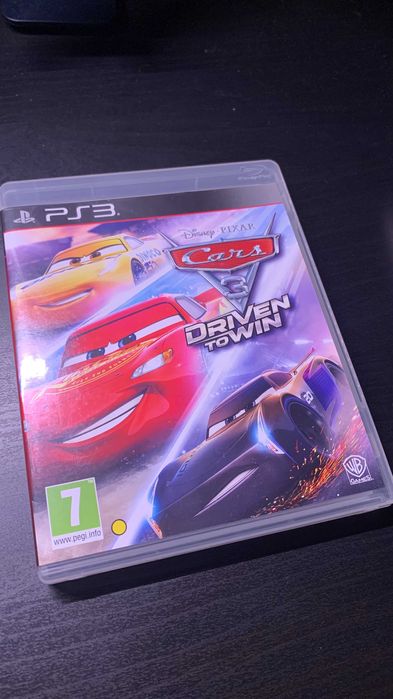 PlayStation 3 usada (2 comandos) + 7 jogos incluídos