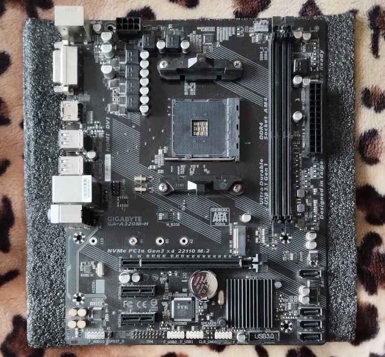 Материнська плата Gigabyte GA-A320M-H (AM4)