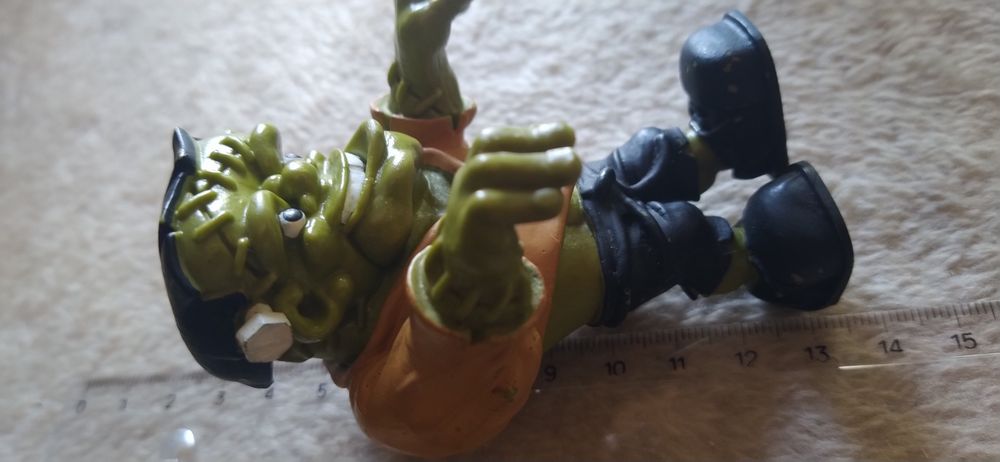 Boneco da coleção monstros Maia Borges