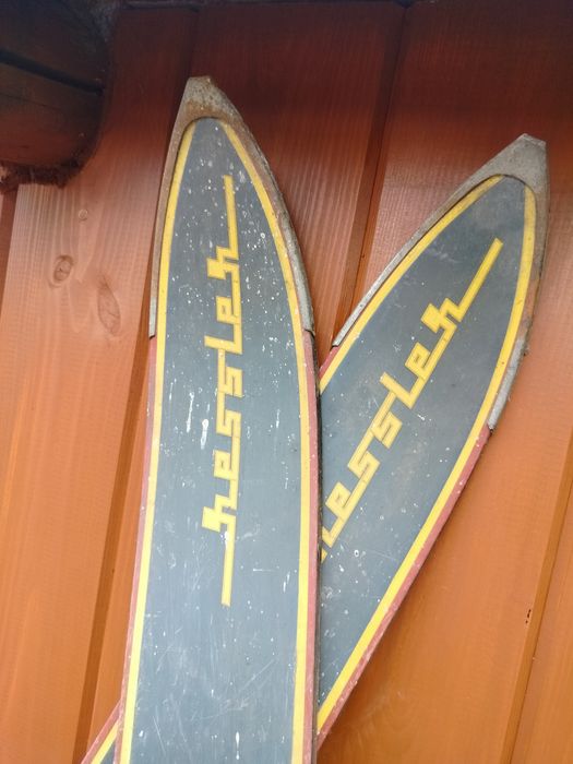 Stare antyczne narty