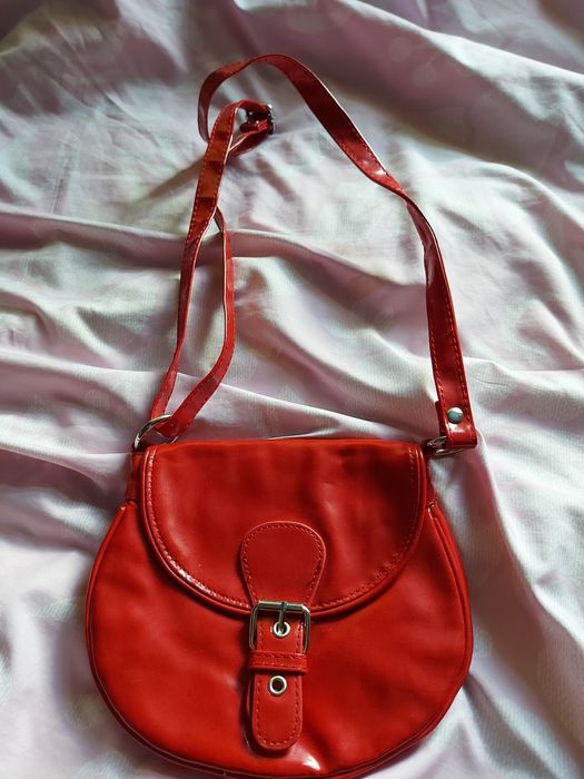 Sprzedam czerwoną torebkę