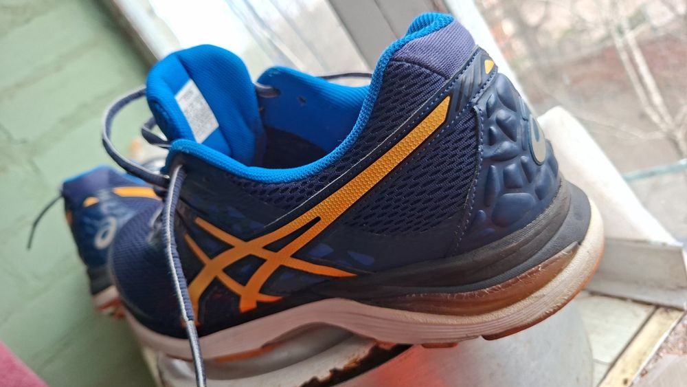 Кросівки для бігу  ASICS