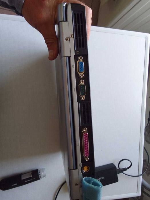 Compaq Presario 2100 Laptop + Digital Microscope64550439429121124