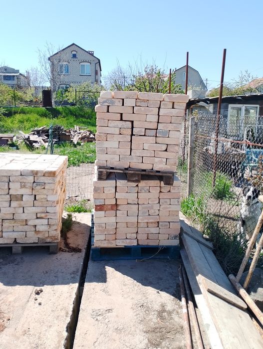 Огнеупорный кирпич б.у