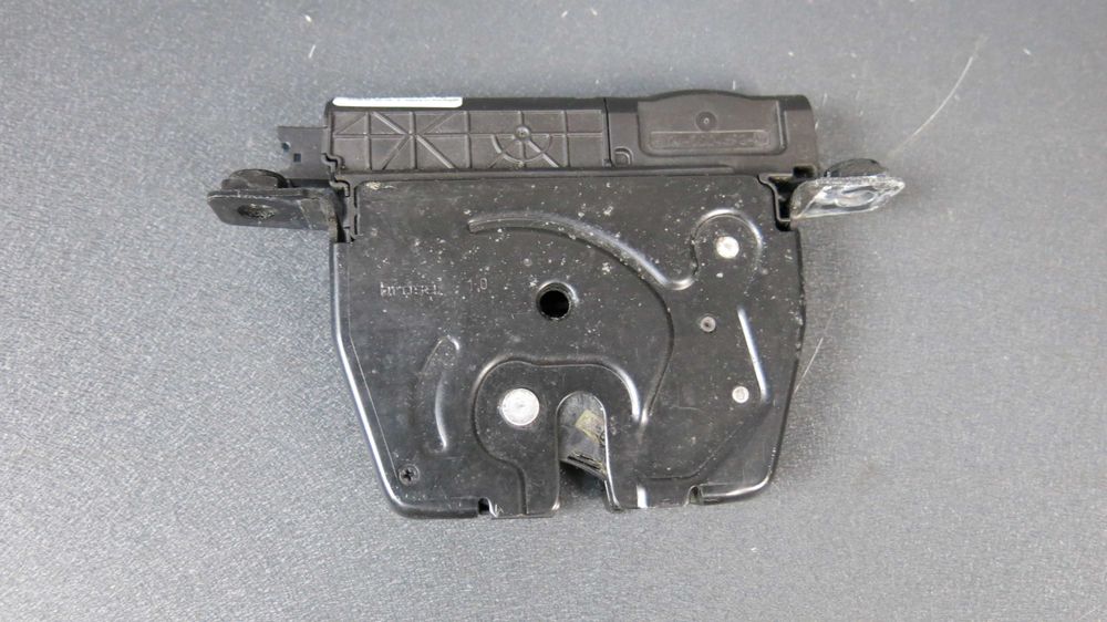 BMW 3 F30 zamek klapy bagażnika sedan