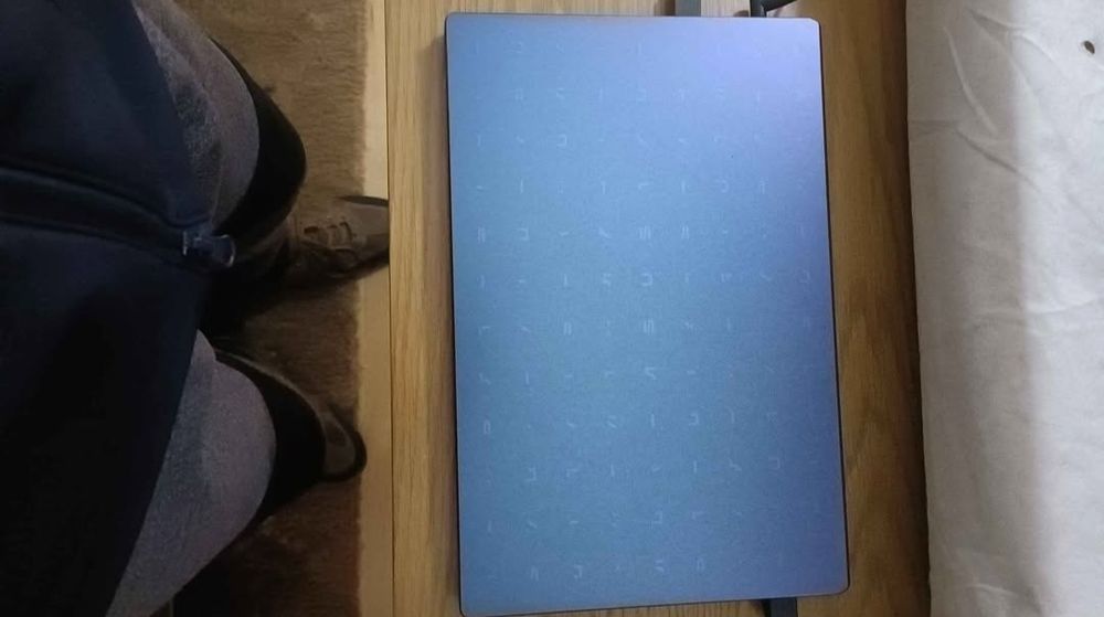 ASUS E410M – Barato e bastante Funcional