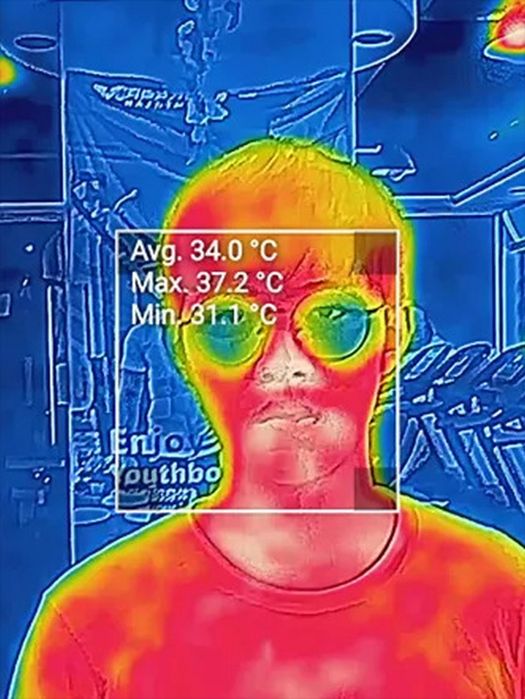 Sprawdź czy ciepło ucieka z domu -NOWY smartfon z wbudowaną TERMOWIZJĄ