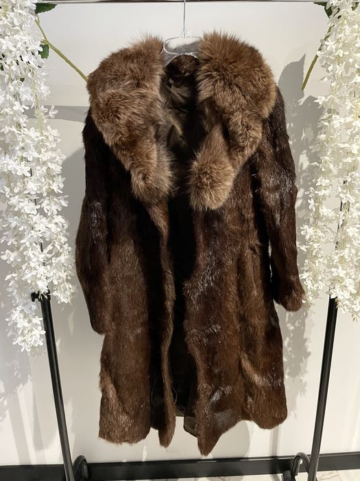 Naturalne futro plaszcz z nutrii z kolnierzem z królika M/L