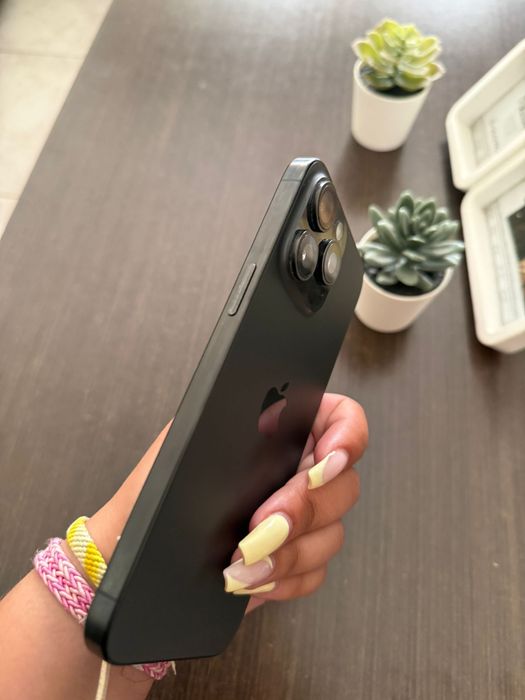 Iphone 15 Pro Max como novo